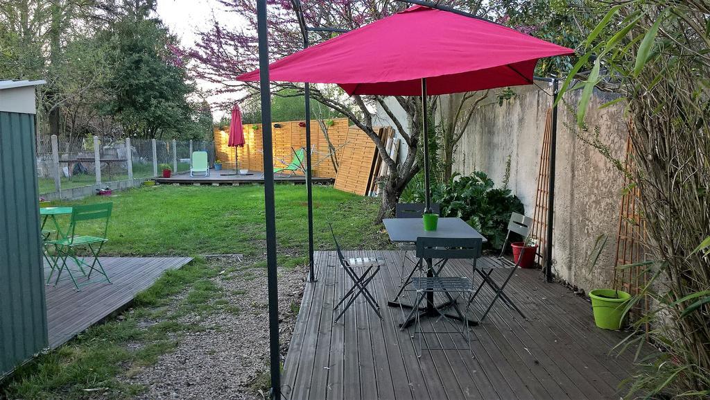 Locations Rives De Seugne - De Gaulle Apartamento Jonzac Exterior foto