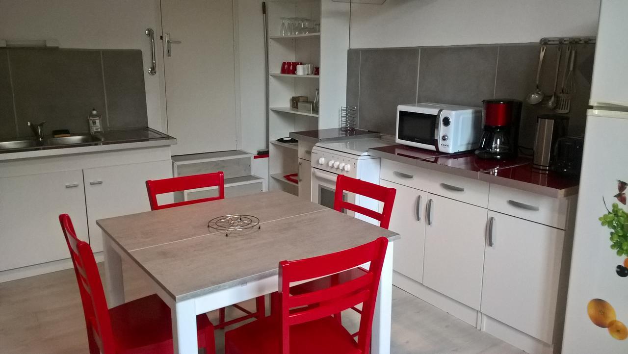Locations Rives De Seugne - De Gaulle Apartamento Jonzac Exterior foto